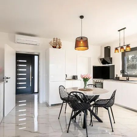 Tatil Evi Beautiful In Lumbarda